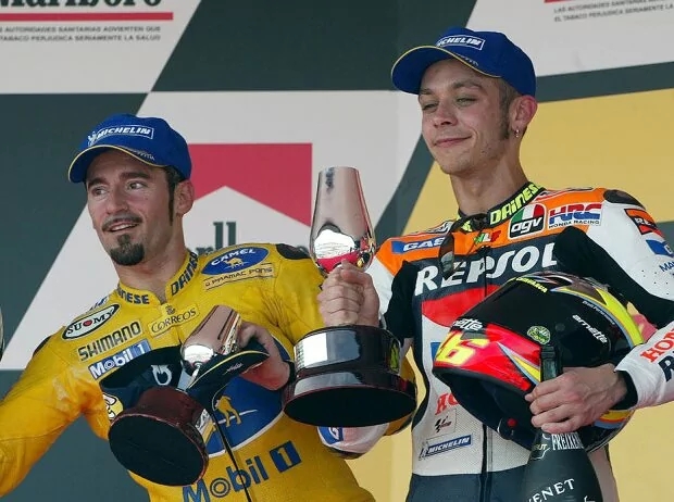 Max Biaggi vs Valentino Rossi - © Motorsport Images