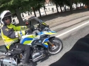 Cooler Cop: Wheelie in Stockholm - so geht's halt auch ;-)