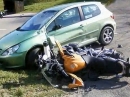 Horror Crash: BMW R1200GS übler Einschlag in Autotür, ausweichen unmöglich?!