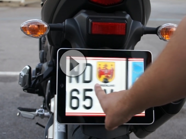 iPlate - das GPS gesteuerte und wechselbare Motorradkennzeichen Geil!
