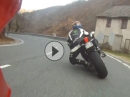 Streetsurfing: Ducati 1199 Panigale vs. KTM RC8 im Winkelwerk in Frankreich