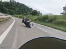 Yamaha R1 Beinah-Crash, Fußraste beim Knieschleifen verloren